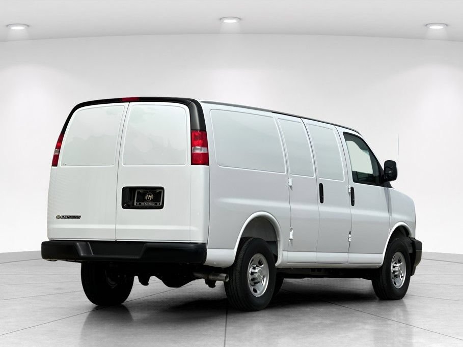 New 2026 Chevrolet Express 3500 w/ Driver Convenience Package RWD image 7