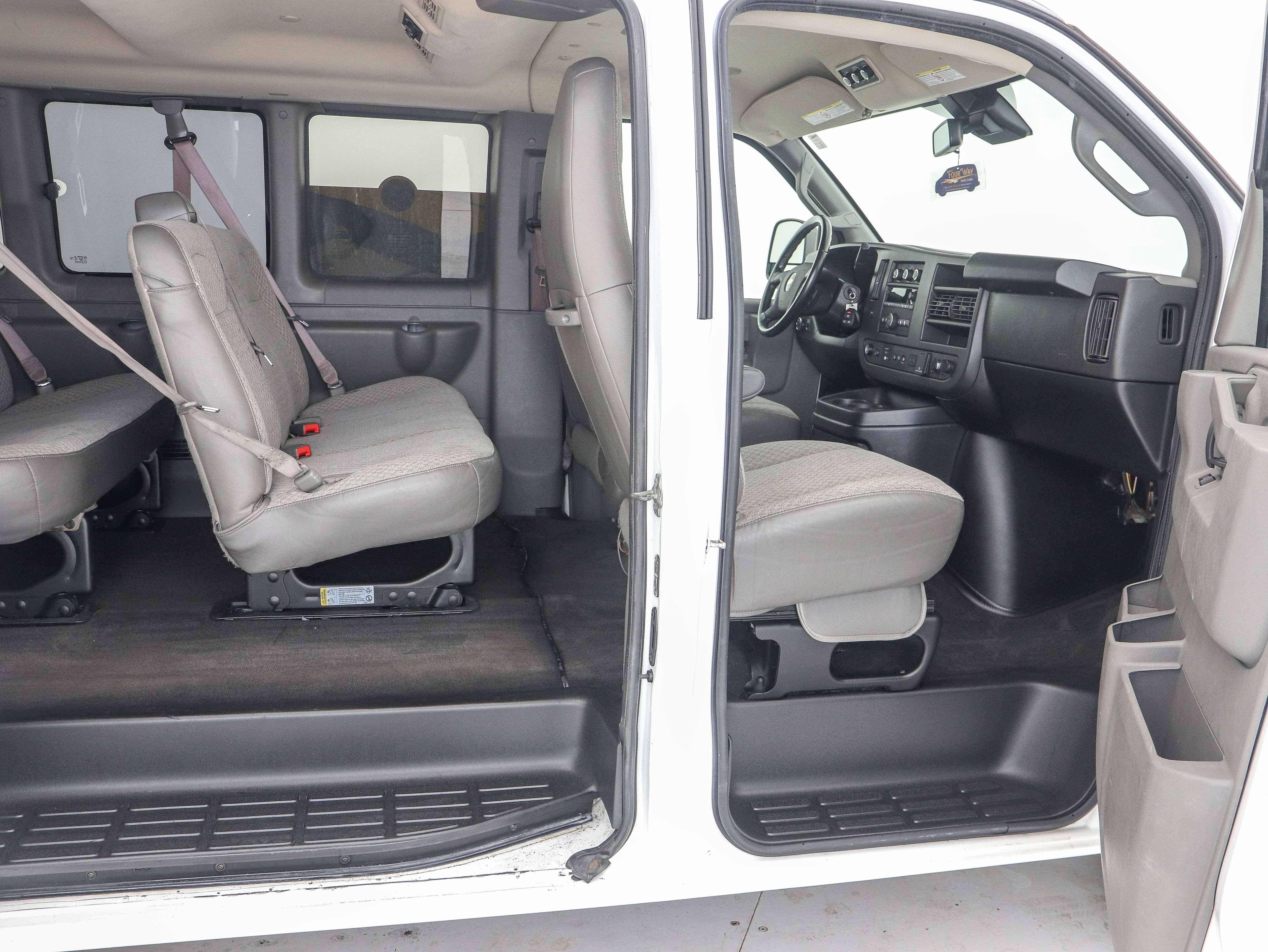 Used 2020 Chevrolet Express 3500 LT w/ LT Preferred Equipment Group image 12