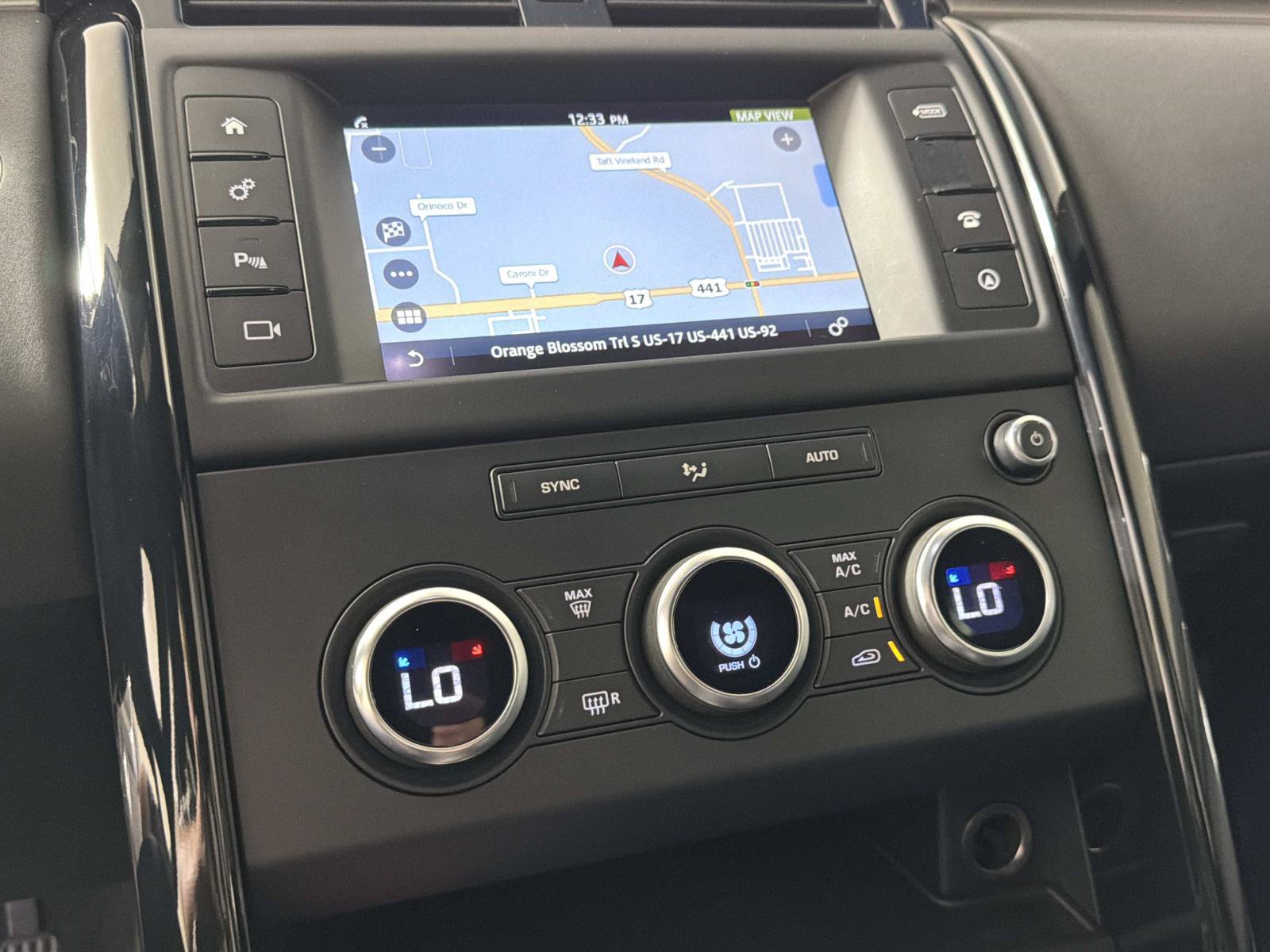 Used 2017 Land Rover Discovery SE AWD/4WD image 20
