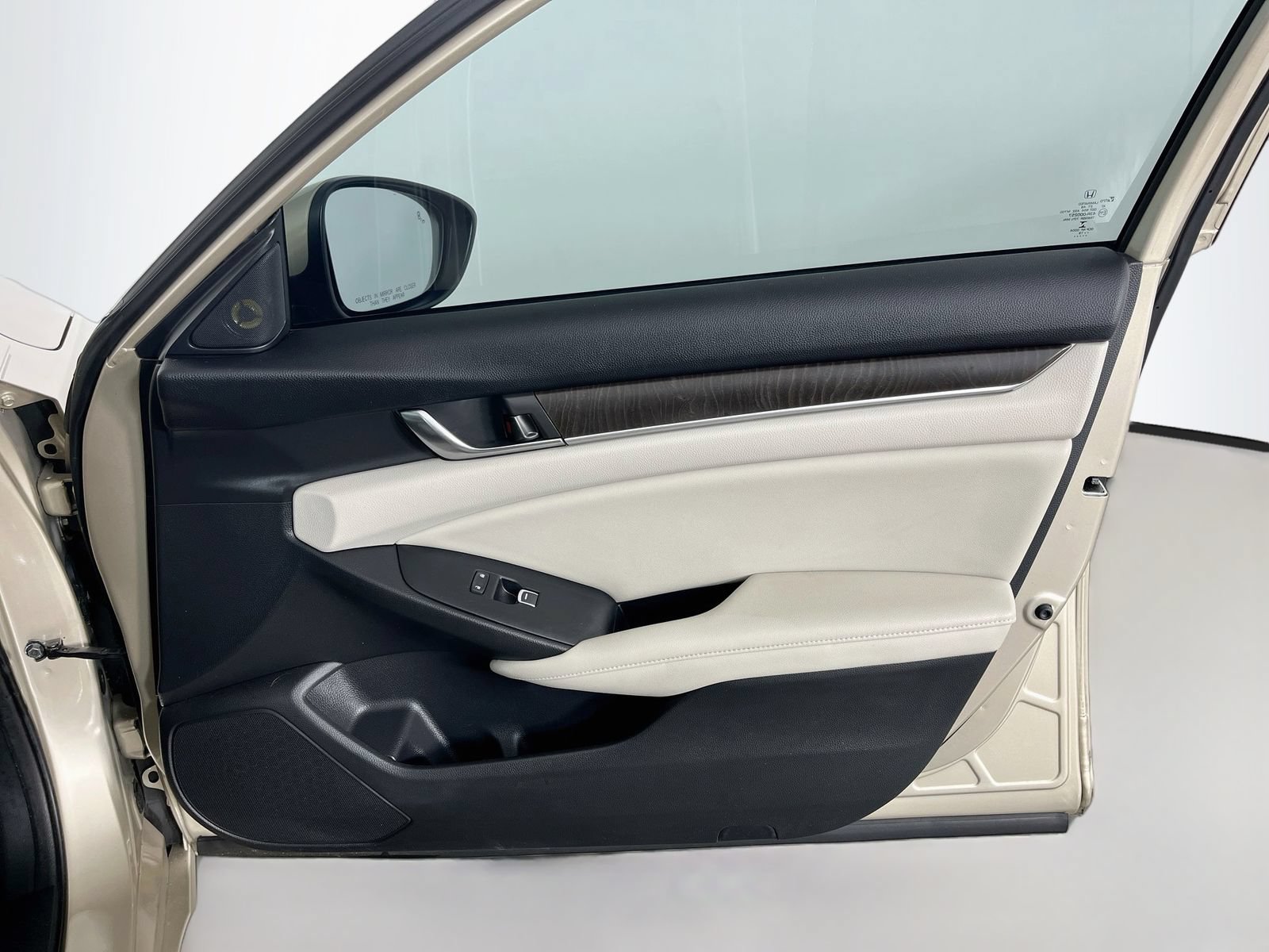Used 2019 Honda Accord EX image 38