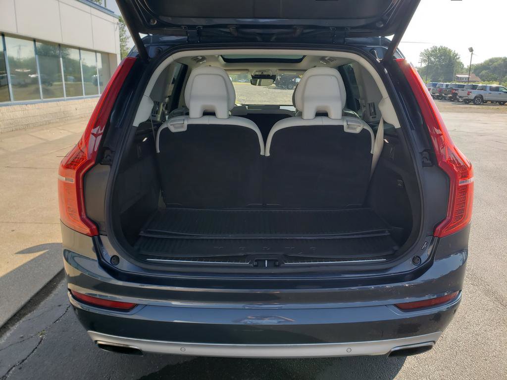 Used 2020 Volvo XC90 T5 Momentum w/ Protection Package image 7