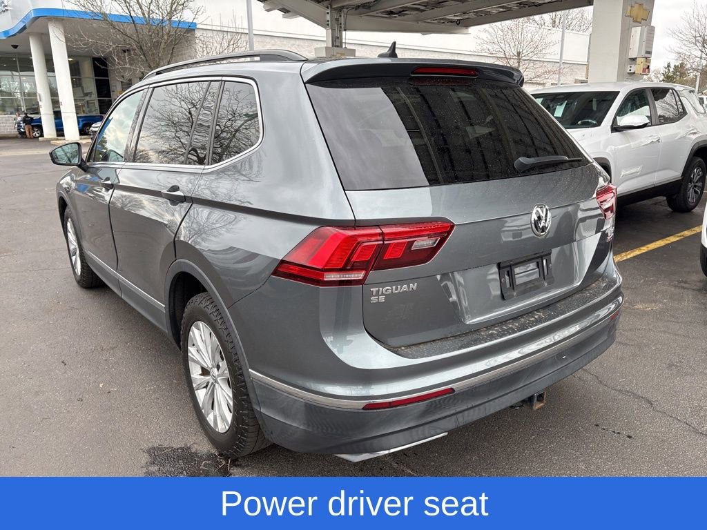 Used 2018 Volkswagen Tiguan SE w/ Panoramic Sunroof Package image 6