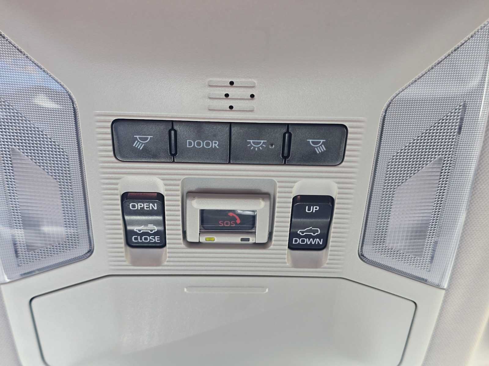 Used 2022 Toyota RAV4 XLE Premium AWD/4WD image 30