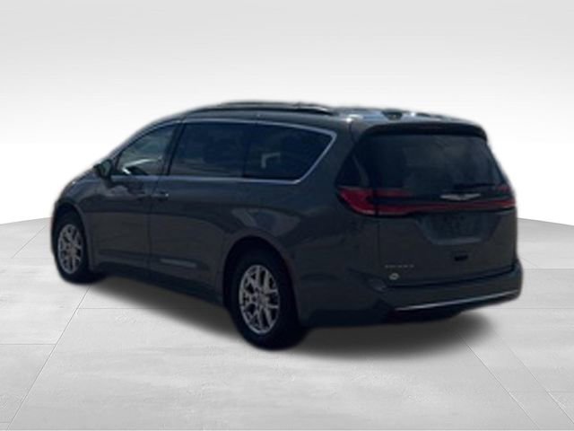 Used 2022 Chrysler Pacifica Touring-L image 3