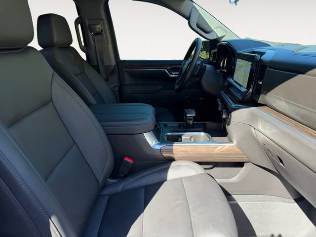 Used 2025 Chevrolet Silverado 1500 LT Trail Boss w/ Convenience Package II AWD/4WD image 15