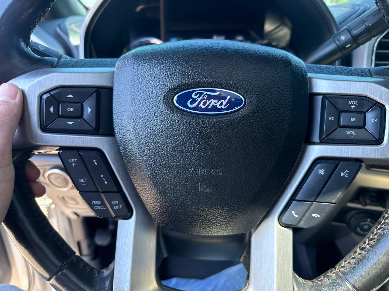 Used 2020 Ford F350 Platinum w/ FX4 Off-Road Package AWD/4WD image 15