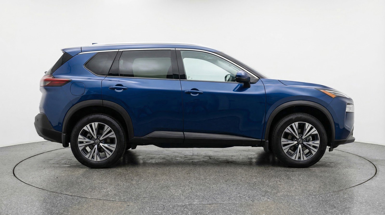 Used 2023 Nissan Rogue SV image 11