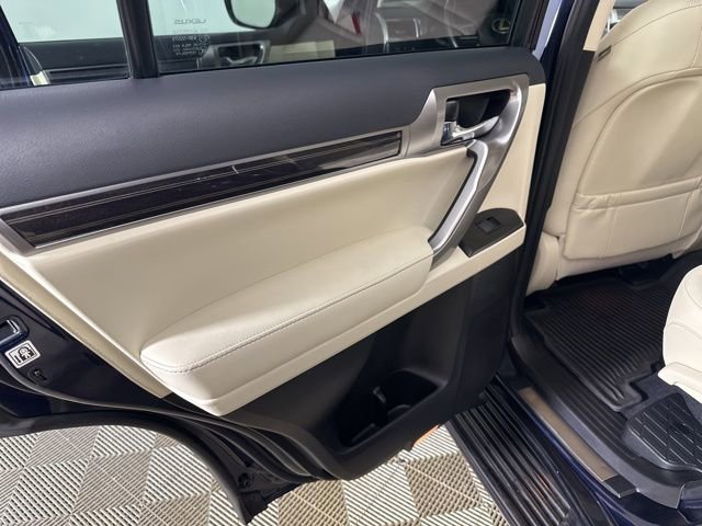 Used 2023 Lexus GX 460 Premium w/ Premium Package AWD/4WD image 11