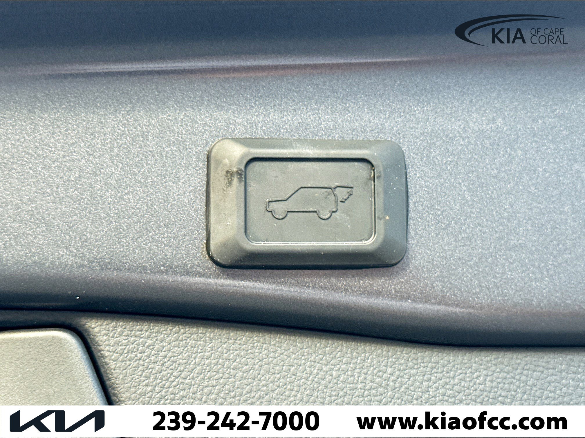 Used 2025 Toyota RAV4 XLE w/ Convenience Package image 13