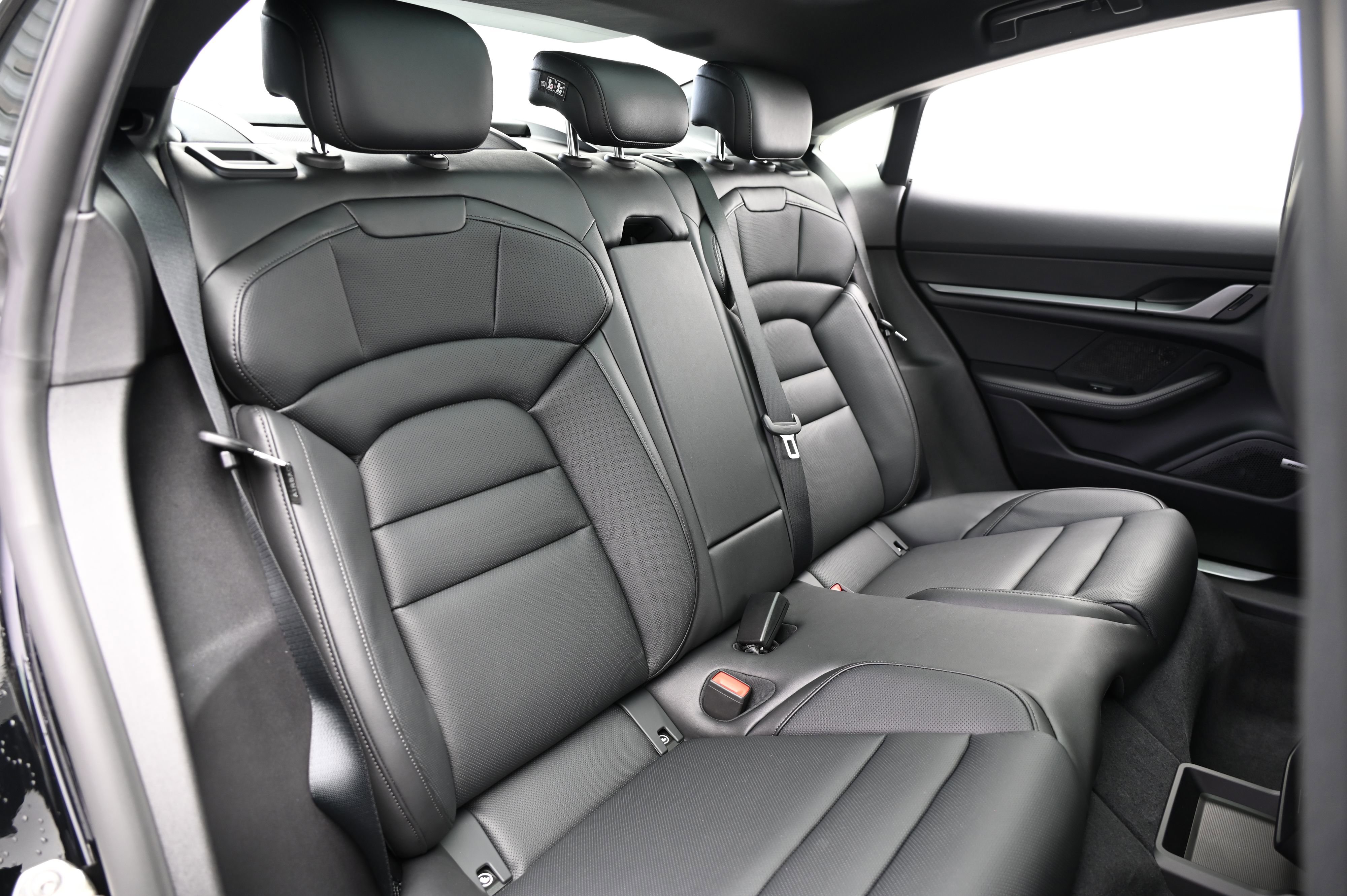 Used 2025 Porsche Taycan image 22