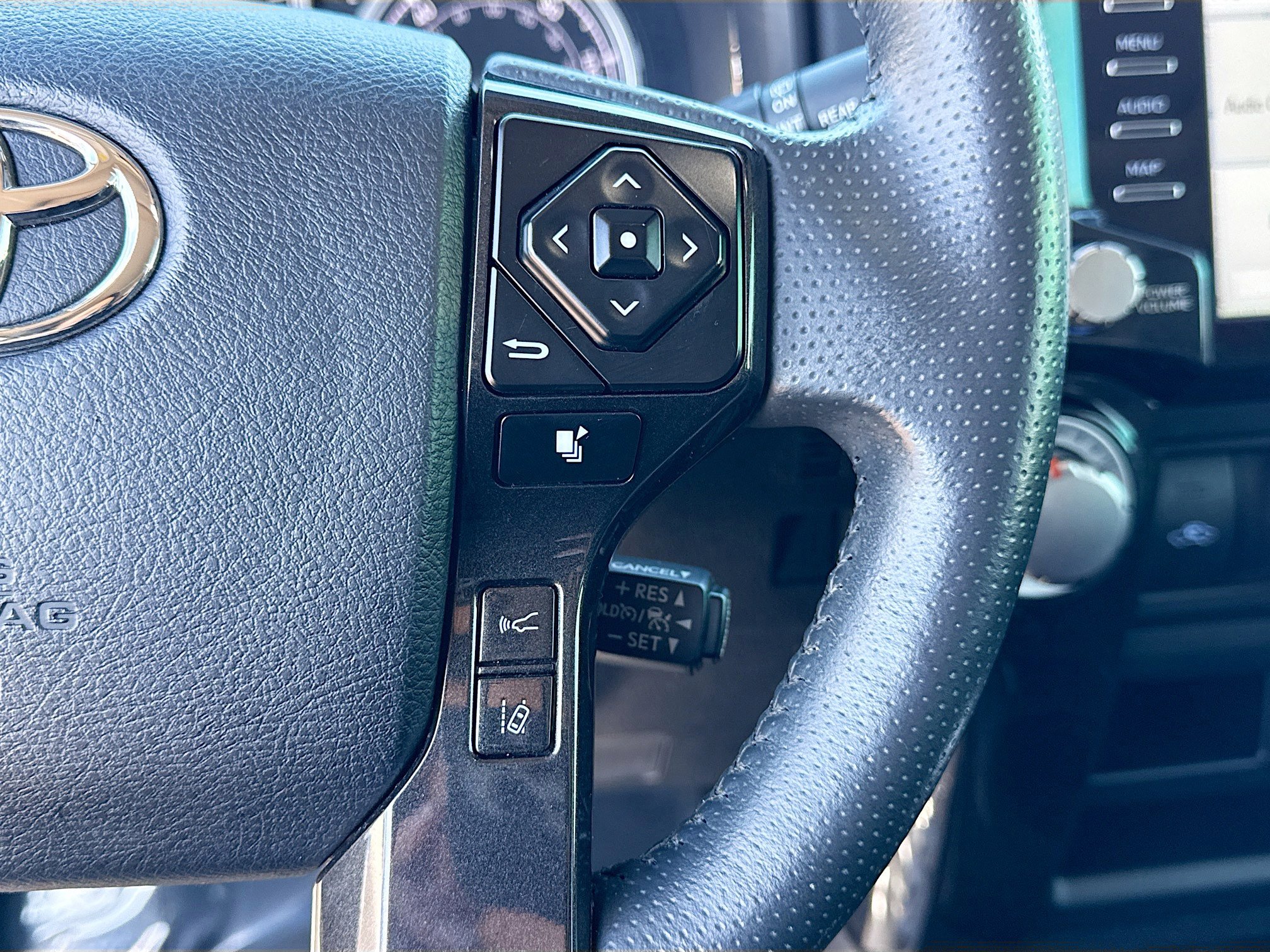 Used 2022 Toyota 4Runner TRD Off-Road Premium image 36