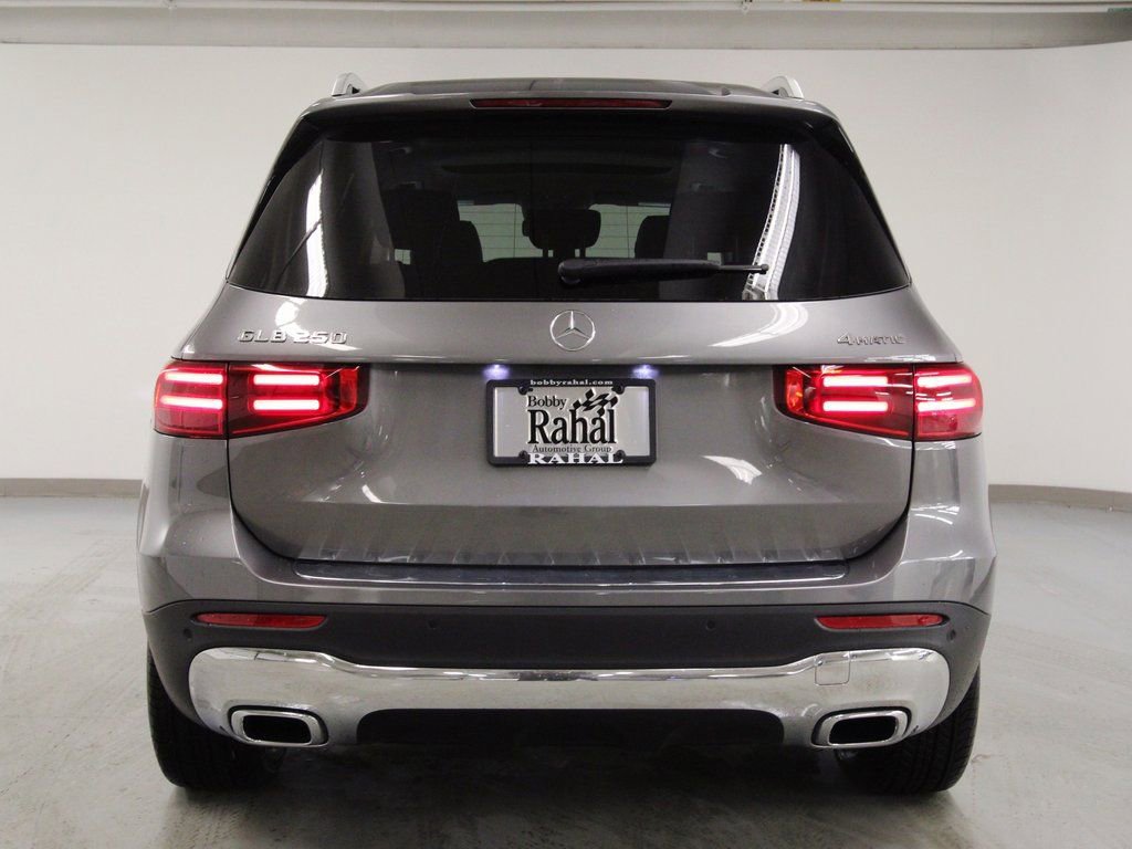 New 2026 Mercedes-Benz GLB 250 4MATIC image 5