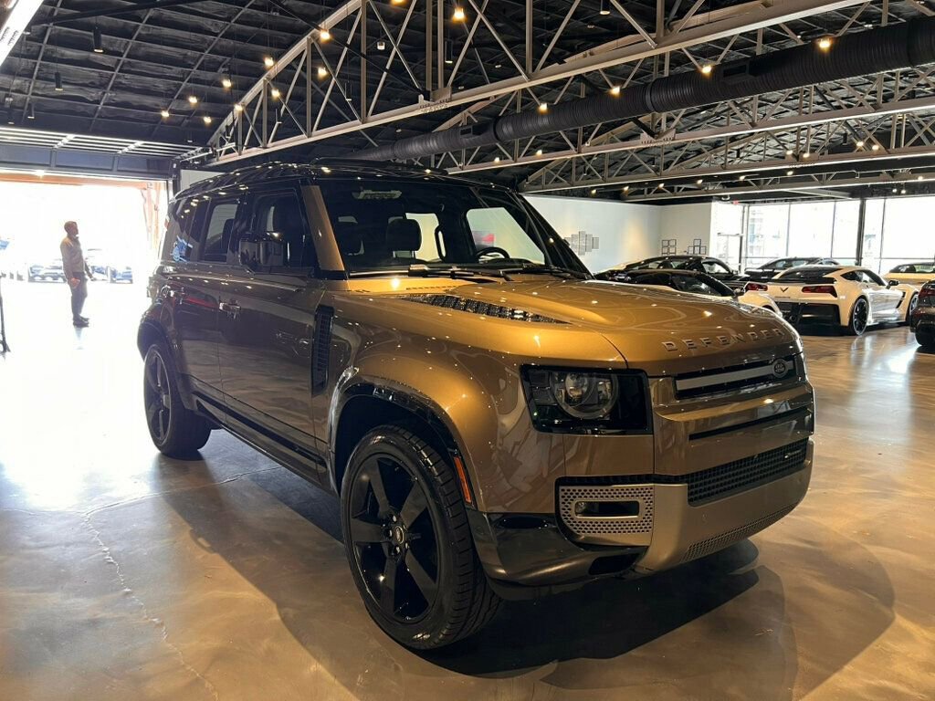 Used 2023 Land Rover Defender 110 X-Dynamic SE image 7