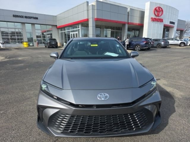 Certified 2025 Toyota Camry SE image 2