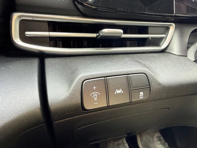 Used 2023 Hyundai Elantra Limited FWD image 31