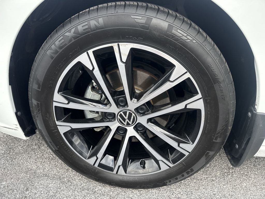 Used 2024 Volkswagen Jetta Sport image 8