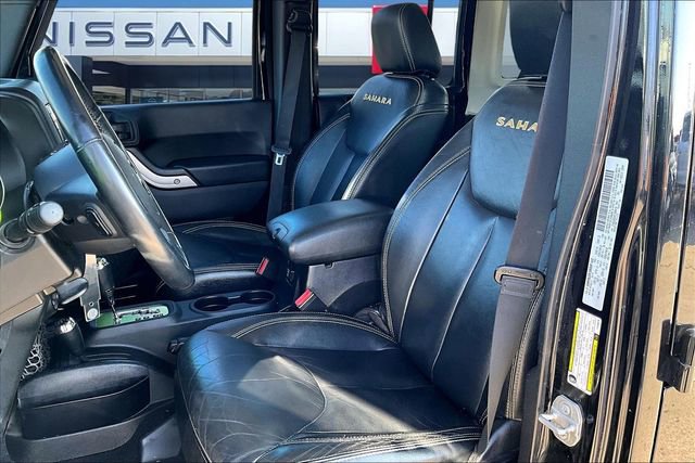 Used 2015 Jeep Wrangler Unlimited Sahara w/ Max Tow Package image 17