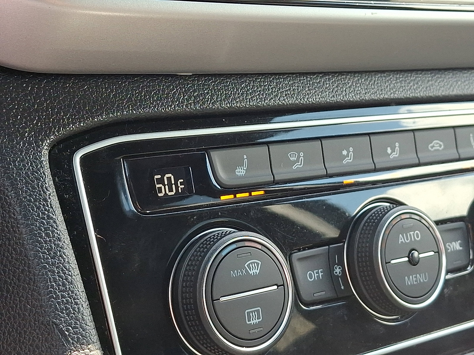 Certified 2022 Volkswagen Atlas Cross Sport SE w/ Panoramic Sunroof Package image 25