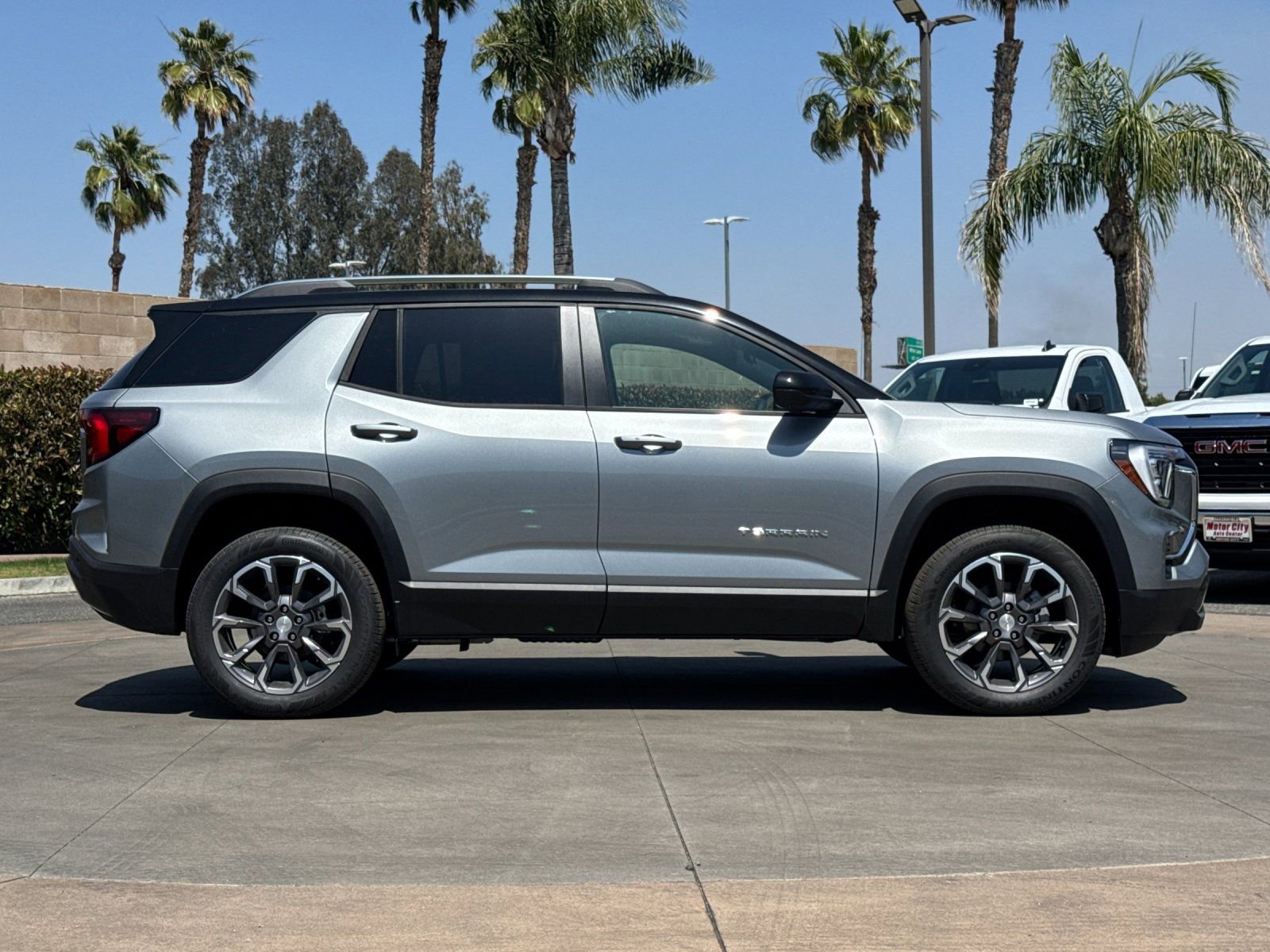 New 2026 GMC Terrain Elevation w/ Elevation Premium Package FWD video 3