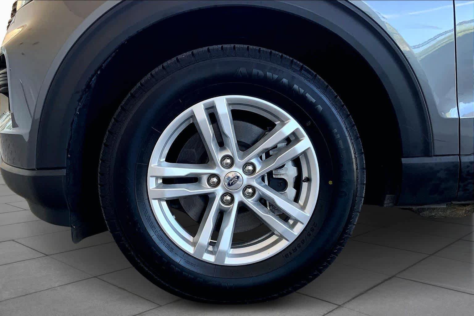 Used 2023 Ford Explorer 4WD image 11