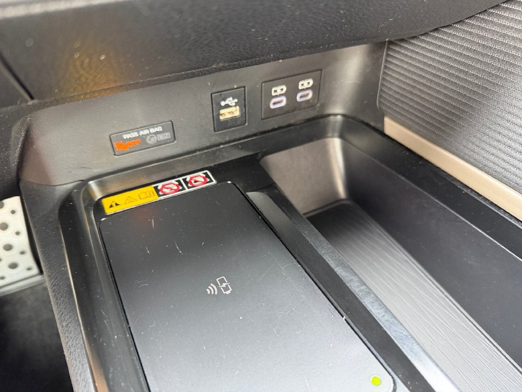 Used 2025 Toyota Camry SE FWD image 33