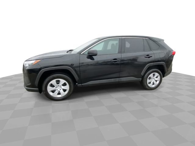 Used 2024 Toyota RAV4 LE image 7