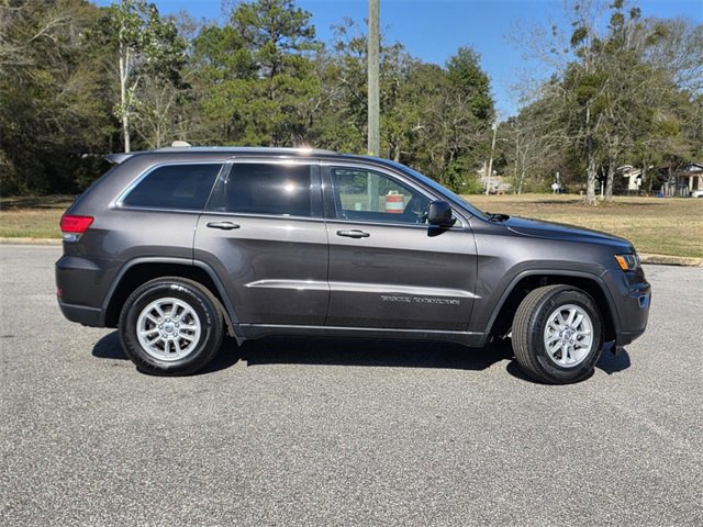 Used 2019 Jeep Grand Cherokee Laredo image 32