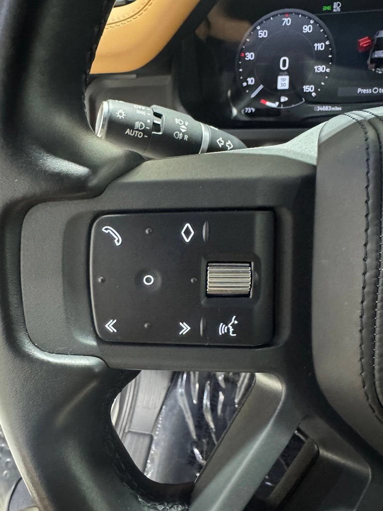 Used 2023 Land Rover Defender 90 X AWD/4WD image 17