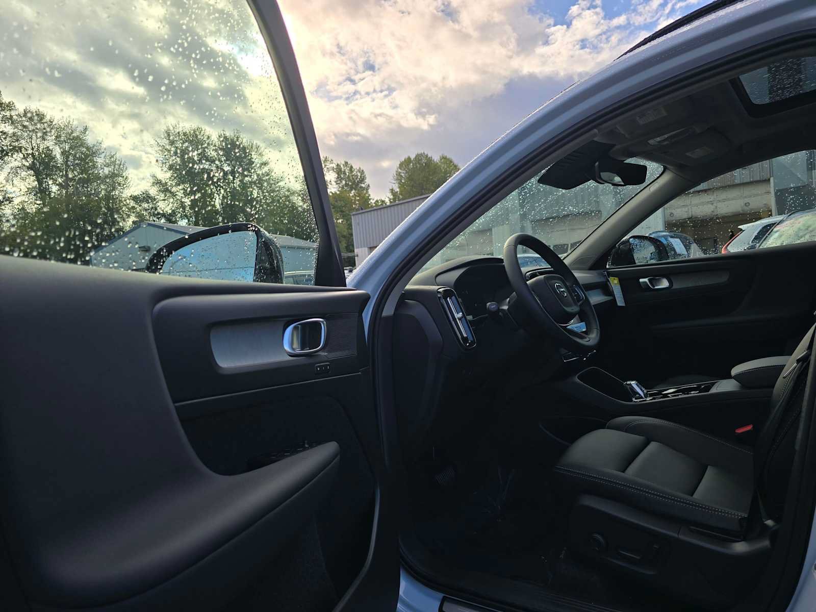 New 2026 Volvo XC40 B5 Plus w/ Protection Package Premier AWD/4WD image 20