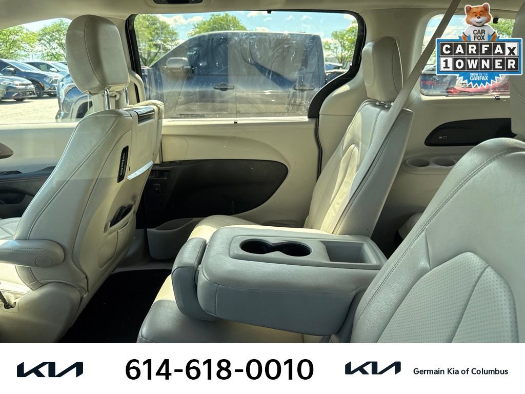 Used 2017 Chrysler Pacifica Touring-L Plus FWD image 9