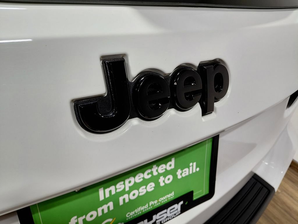 Certified 2021 Jeep Grand Cherokee Laredo X AWD/4WD image 22