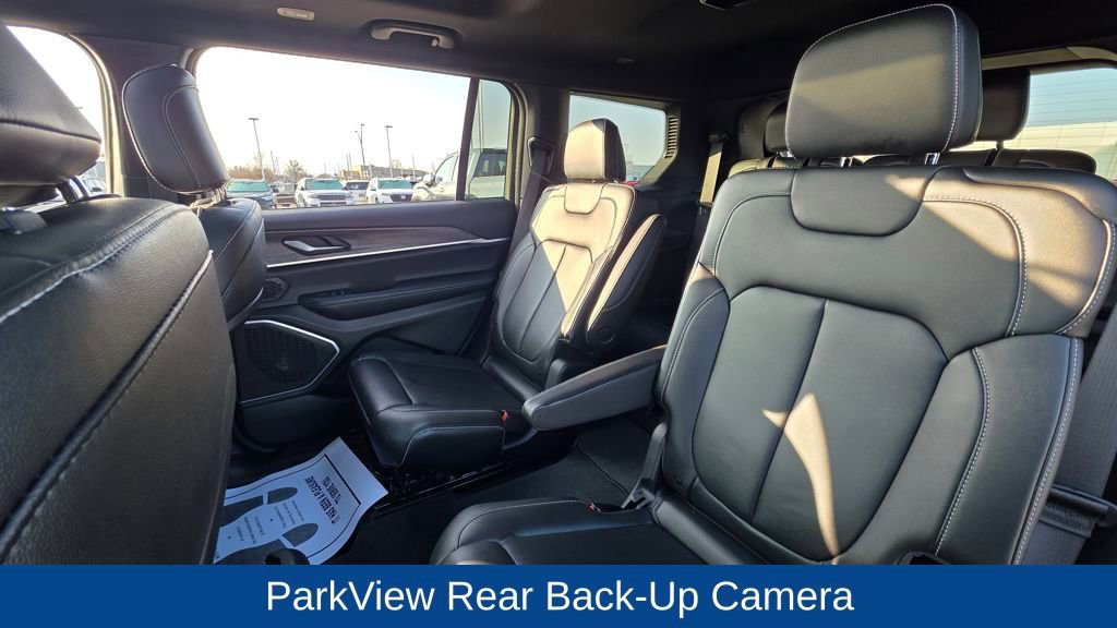 Used 2024 Jeep Grand Cherokee L Limited w/ Black Appearance Package image 19