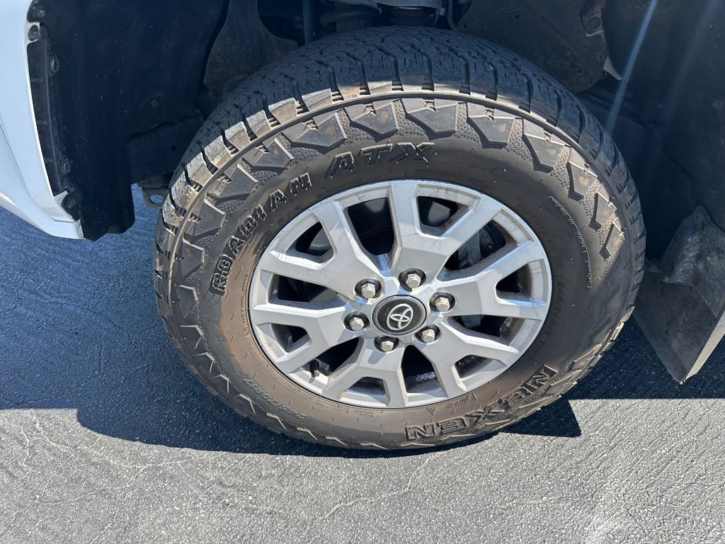 Used 2025 Toyota Tacoma SR5 AWD/4WD image 6