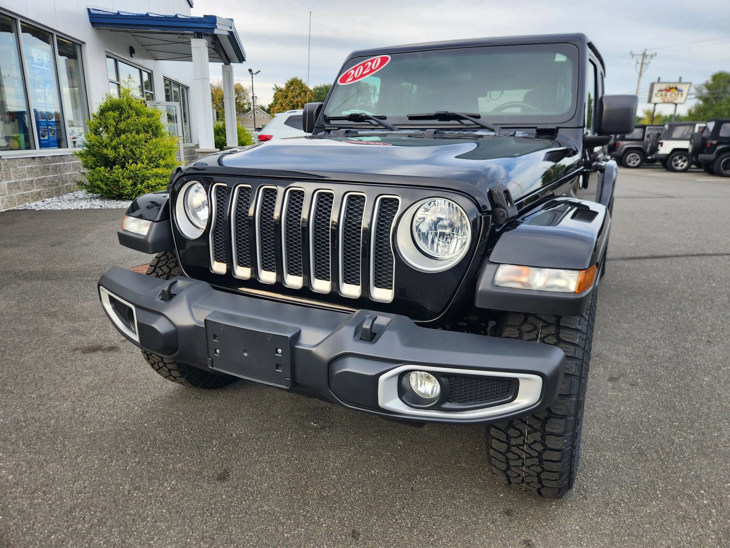 Used 2020 Jeep Wrangler Unlimited Sahara image 4