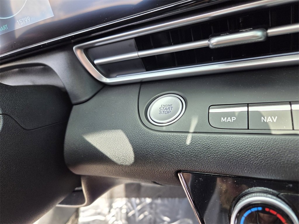 Used 2025 Hyundai Elantra SEL image 27