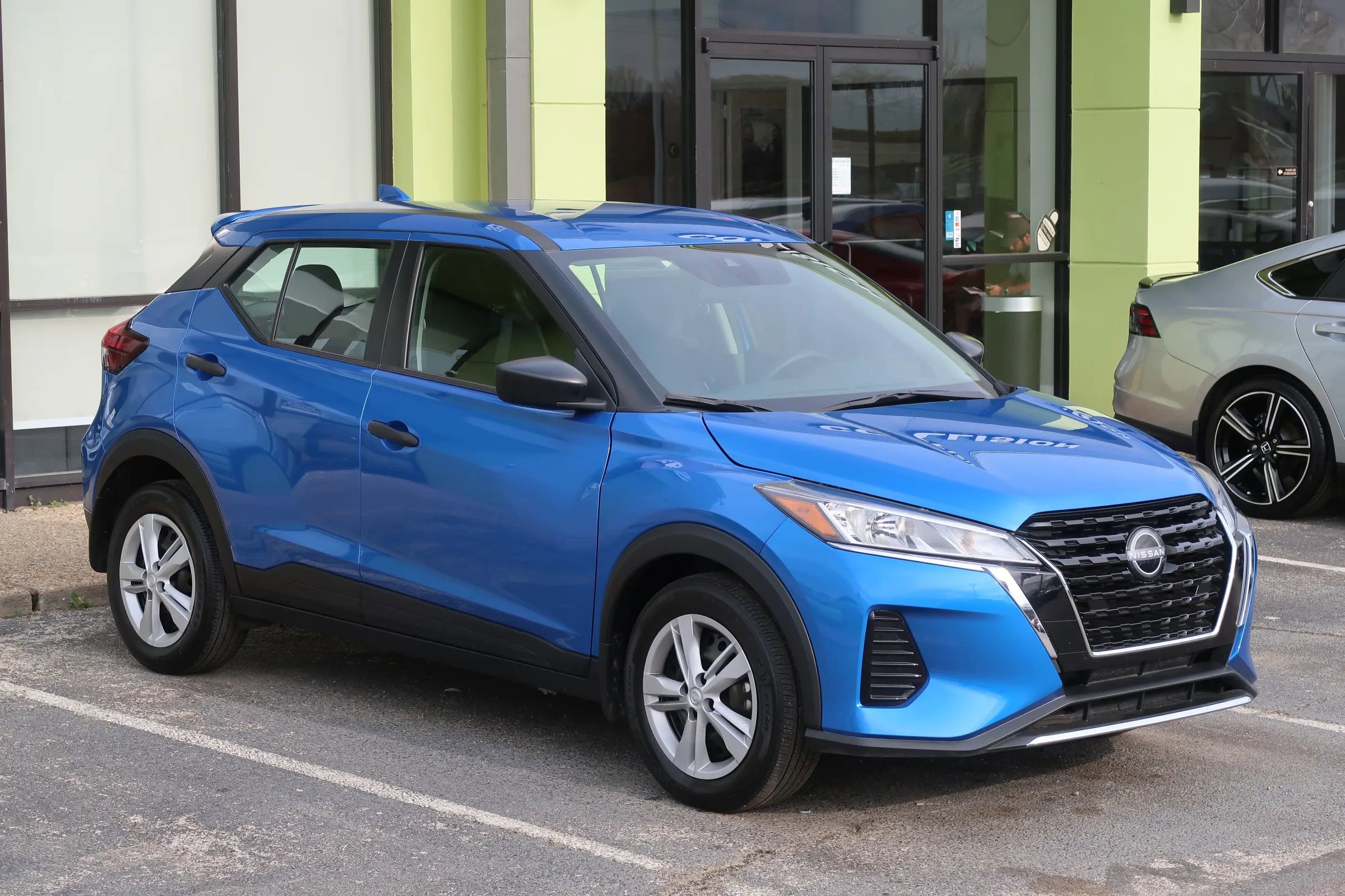 Used 2024 Nissan Kicks S image 5