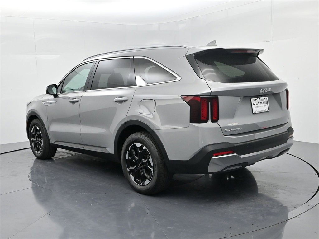 New 2025 Kia Sorento S image 6