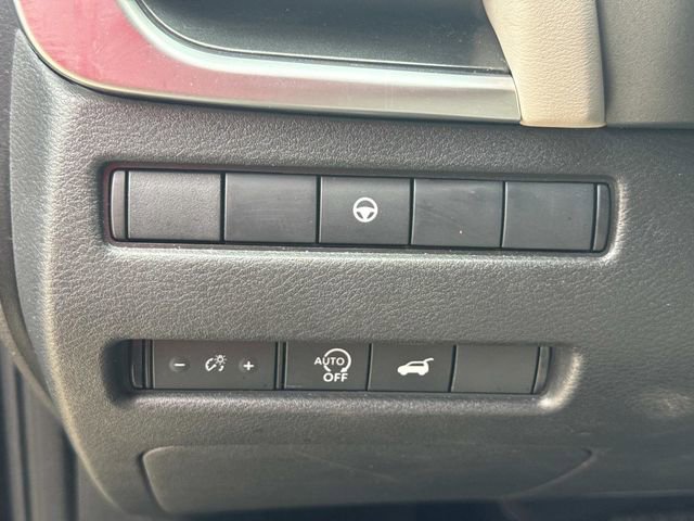 Used 2025 Nissan Rogue SV image 27