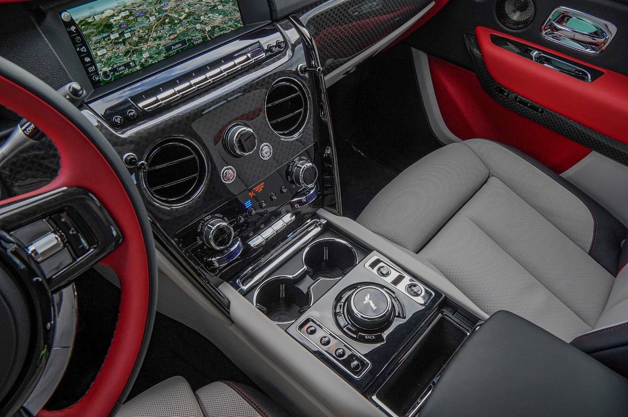 Certified 2024 Rolls-Royce Cullinan Black Badge w/ Dark Exterior Package AWD/4WD image 29
