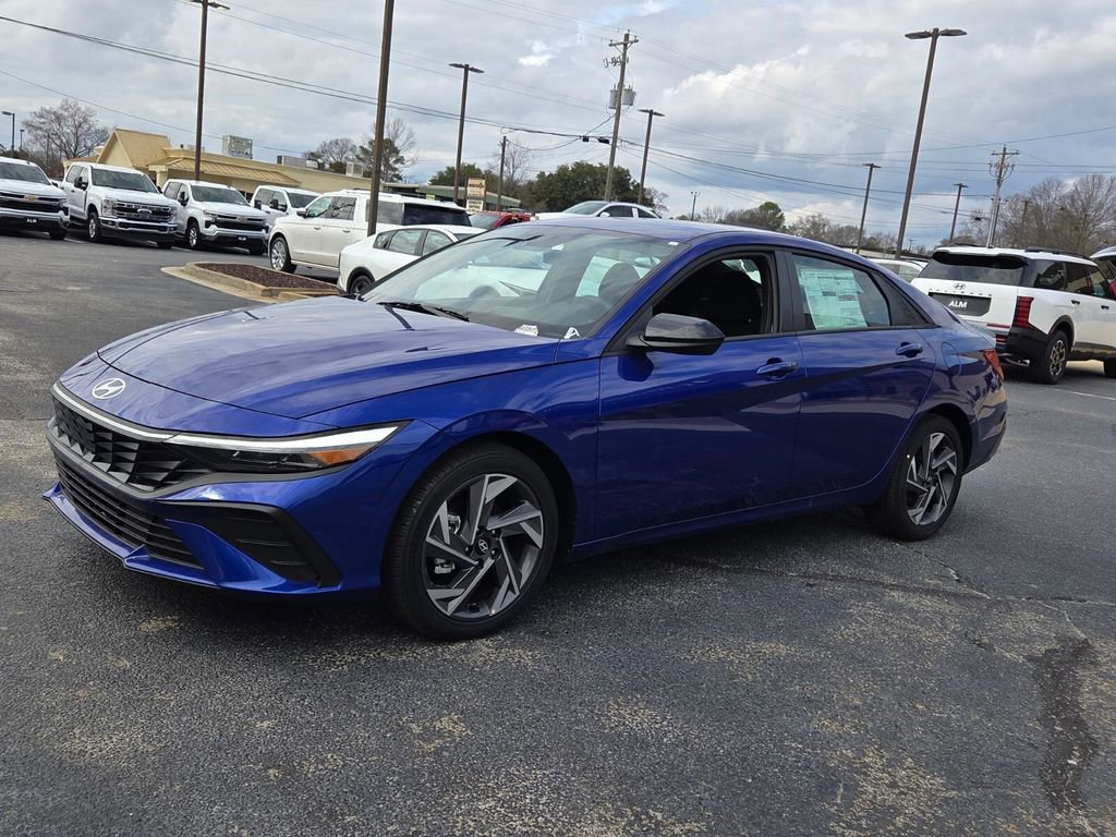 New 2025 Hyundai Elantra Sport image 3