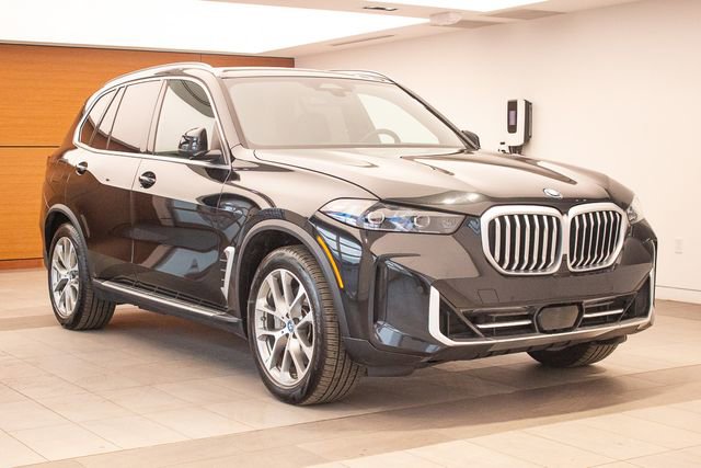 Used 2025 BMW X5 xDrive50e image 5