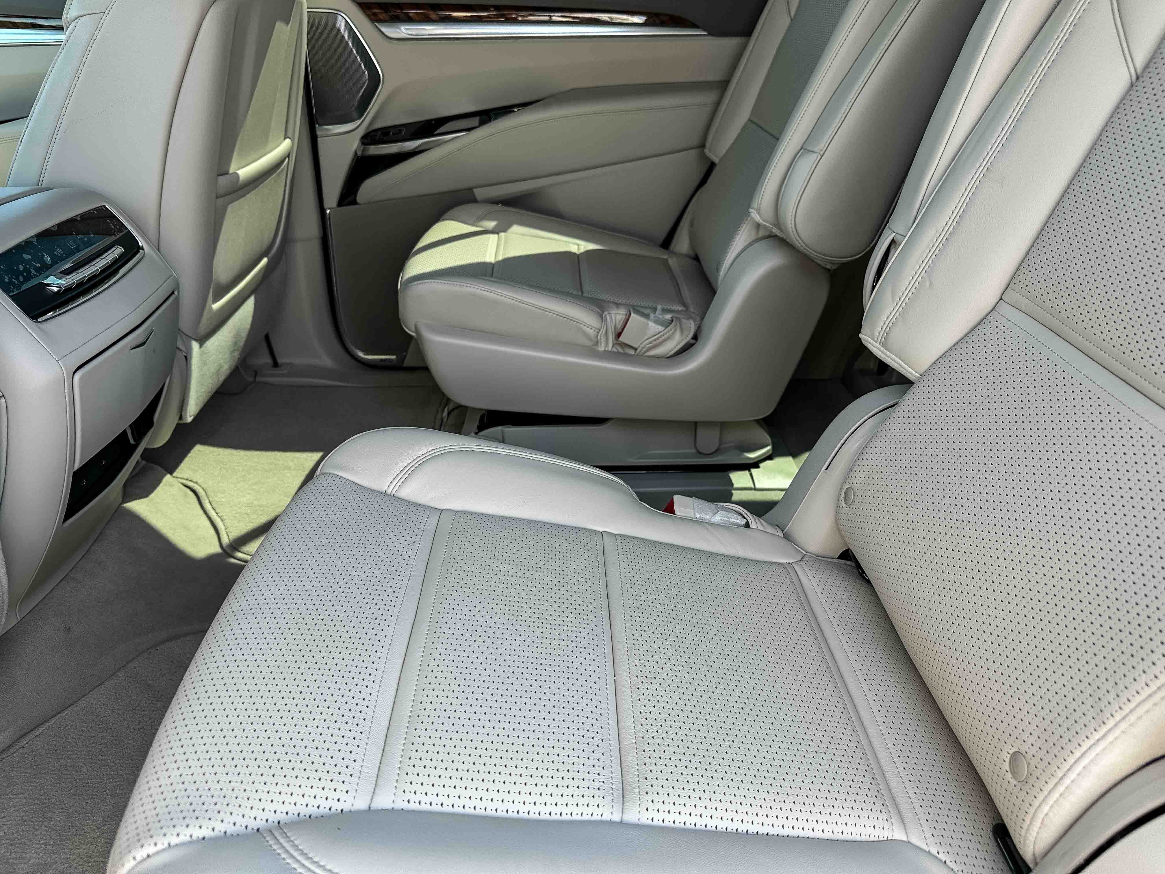 Used 2025 Cadillac Escalade Sport Platinum AWD/4WD image 19