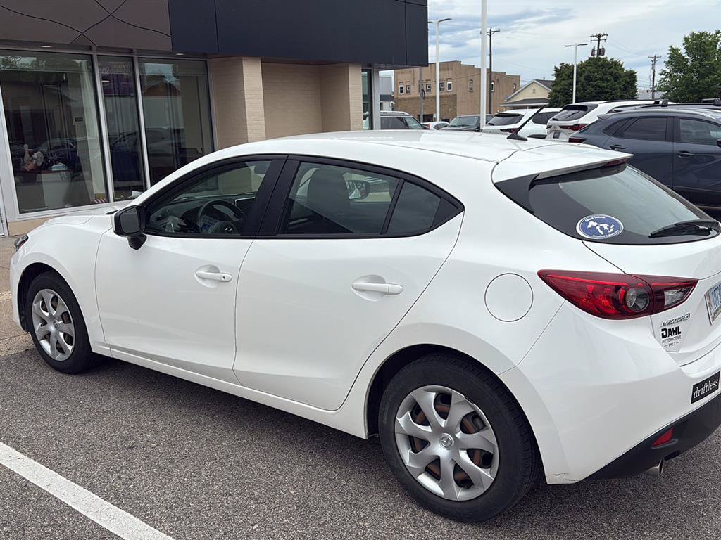 Used 2016 MAZDA MAZDA3 i Sport FWD image 11