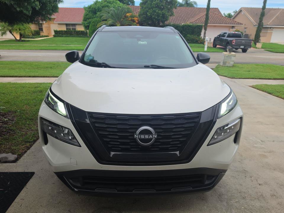 Certified 2023 Nissan Rogue SV w/ SV Premium B Package FWD image 2