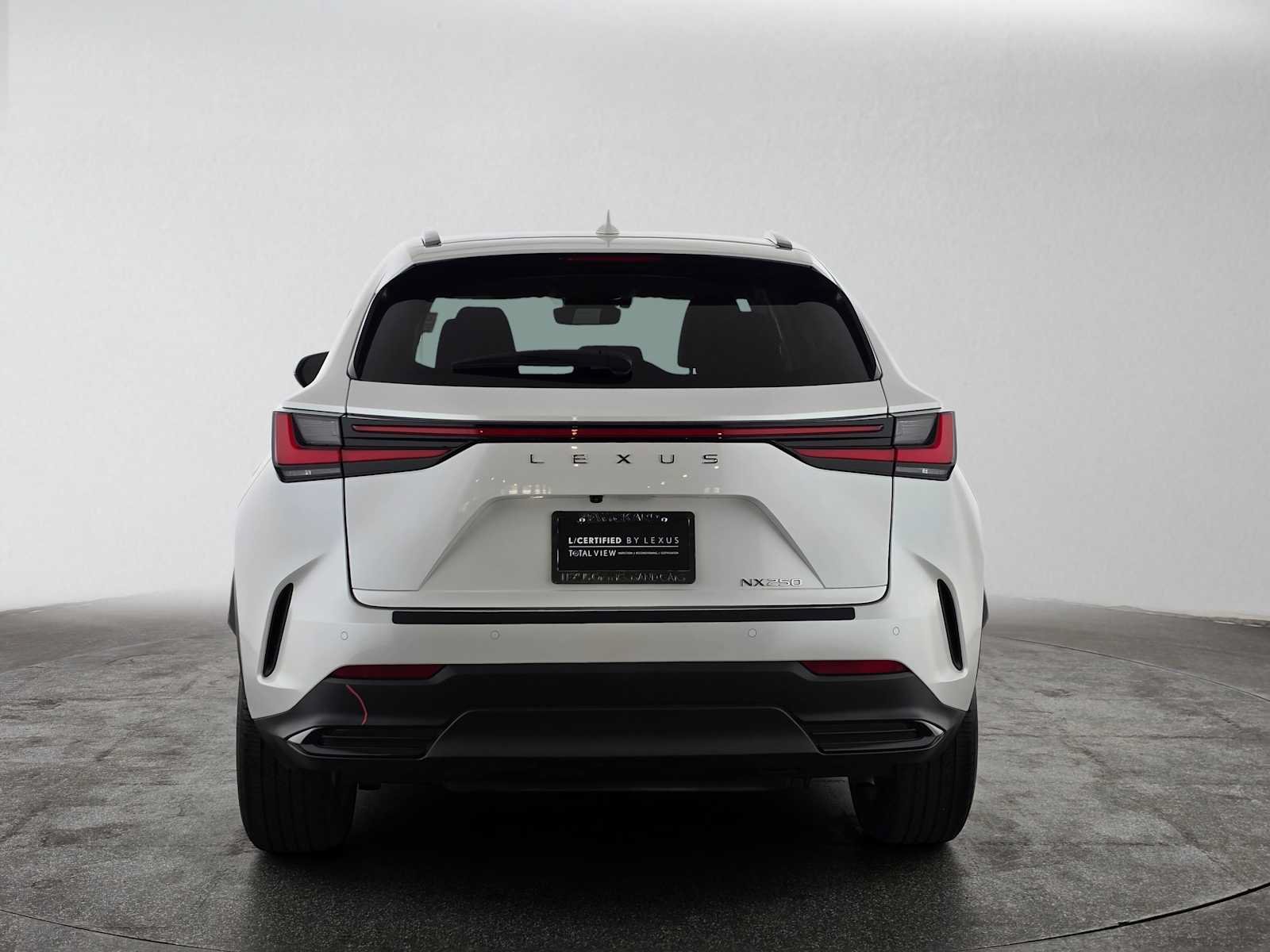 Certified 2025 Lexus NX 250 FWD image 4