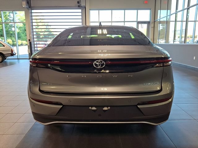 Used 2023 Toyota Crown AWD/4WD image 5