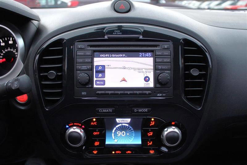 Used 2011 Nissan Juke SL w/ Chrome Pkg image 18