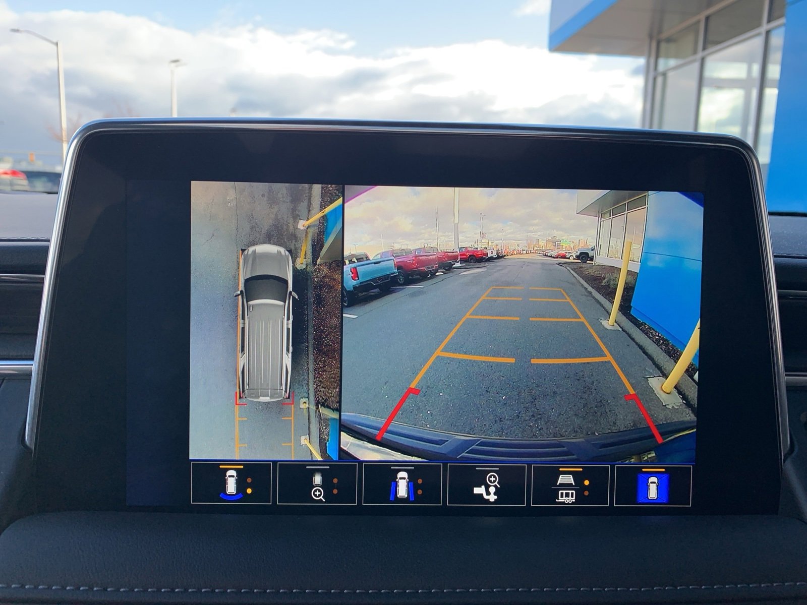 Used 2023 Chevrolet Tahoe LT w/ LT Signature Package image 28