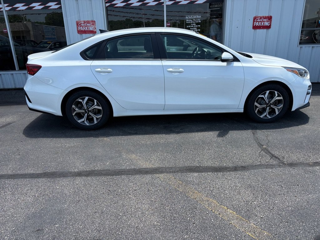 Used 2021 Kia Forte LXS FWD image 2