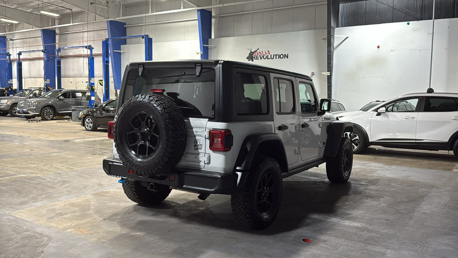 Used 2024 Jeep Wrangler Unlimited AWD/4WD image 6